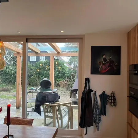 Urban Art House Villa *